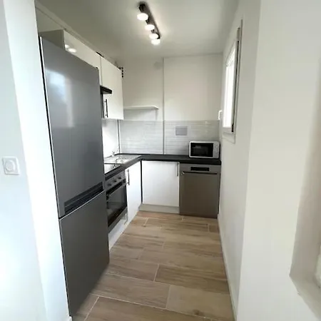 Contemporary Haven 아파트 Châtenay