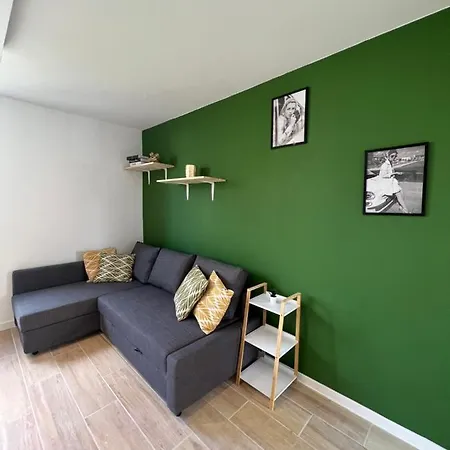 Contemporary Haven 아파트 *