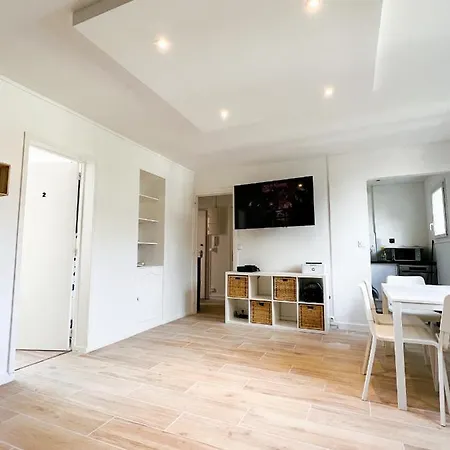 Contemporary Haven Châtenay
